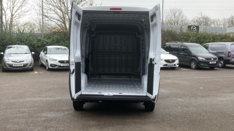 Peugeot Boxer 3500 L3 Diesel 2.2 BlueHDi 140 H2 Van Professional